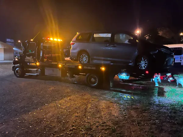 L and T Towing - photo 2