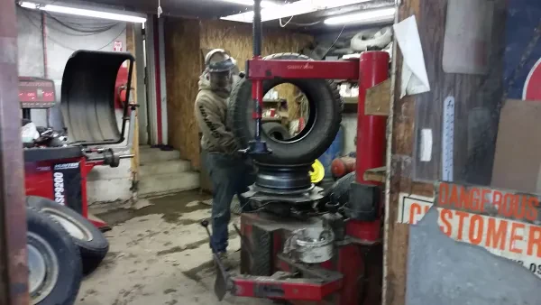 Dana's Tire Center - photo 4