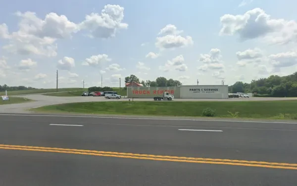 Floyds Truck Repair & Road Services - photo 3