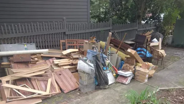 Best Hauling & Junk Removal - photo 3