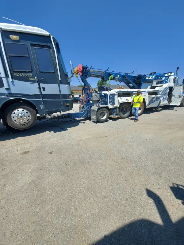 Lilly’s Towing Service - photo 2