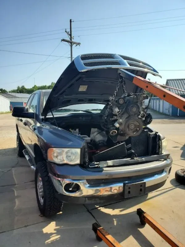 T & R AUTO - photo 2