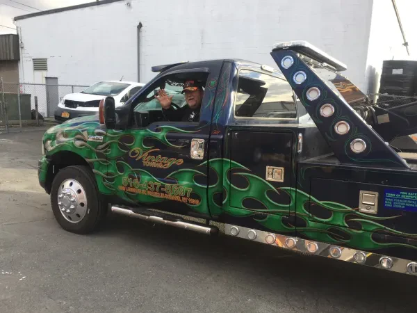 Tom's Towing and Wrecker Service - photo 2
