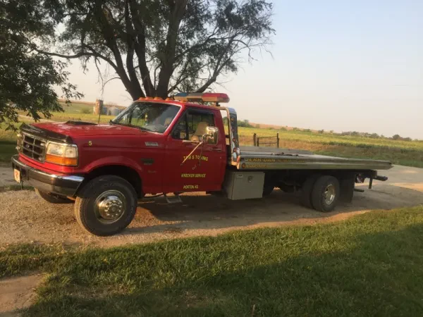 Tom's Towing and Wrecker Service - photo 3