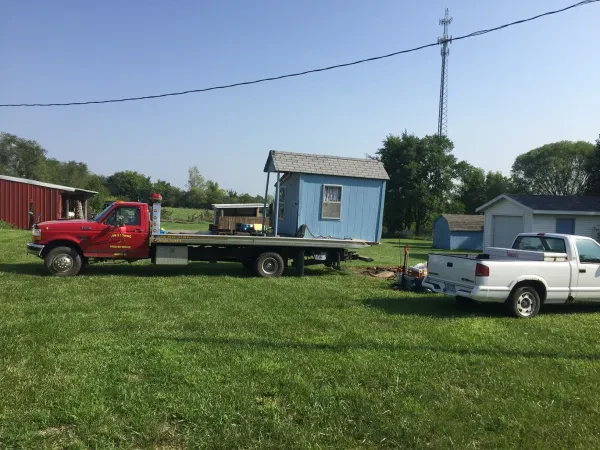 Tom's Towing and Wrecker Service - photo 4