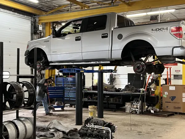 Y-Yard Auto & Truck - photo 3