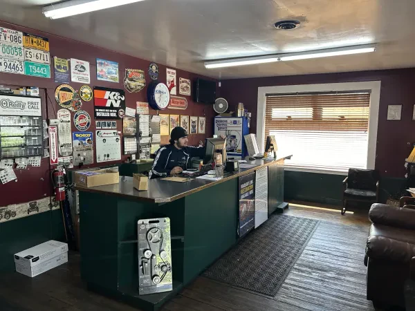 Hockett & Olsen Automotive Repair - photo 3
