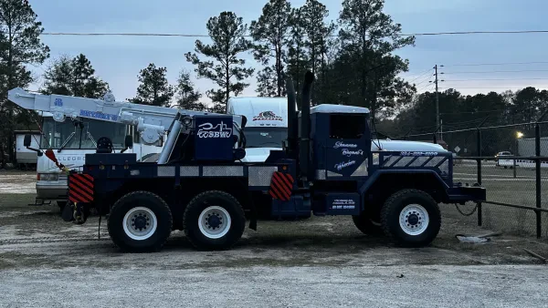 Shannon Bryant's Auto Body & Towing Service - photo 2
