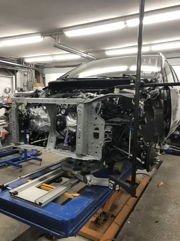 Lisi's Auto Body Inc - photo 4