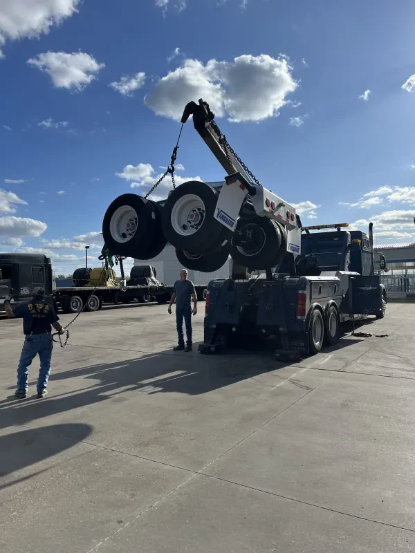 R&M Towing - photo 4
