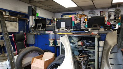 Jack's Used Cars & Parts JunkYard in Billerica Township (MA) - photo 3