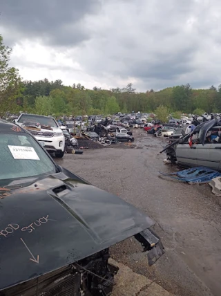 Jack's Used Cars & Parts JunkYard in Billerica Township (MA) - photo 4