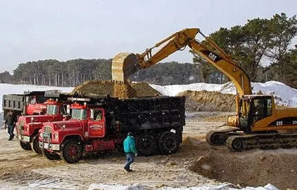 P & M Reis Trucking Inc - photo 3