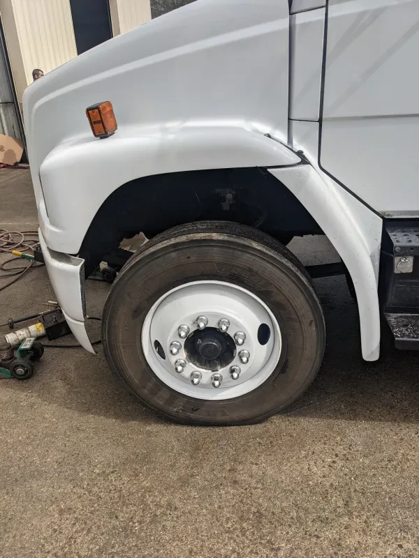 Sullivan Tire Commercial Truck Center - photo 4