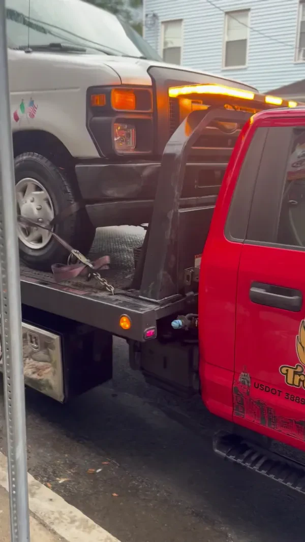 E/J Trucking & Towing - photo 2