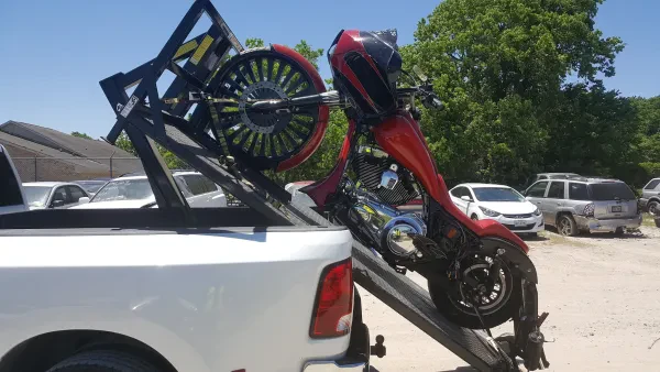 COLLISION ZONE AUTO STORAGE LLC - photo 2