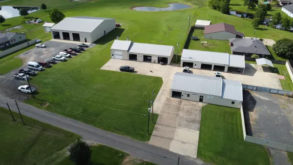 Bobby's Collision Center - photo 2