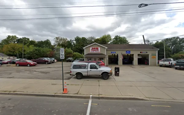 J and R Auto Repair of Waverly - photo 4