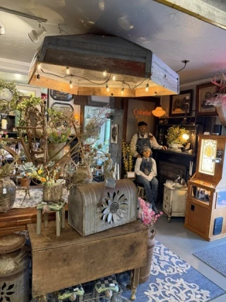 Metal & Wood Vintage Finds