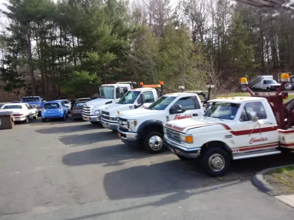 Charlie's Towing - photo 3