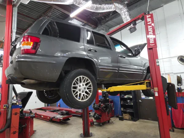 Gili's Automotive - photo 2