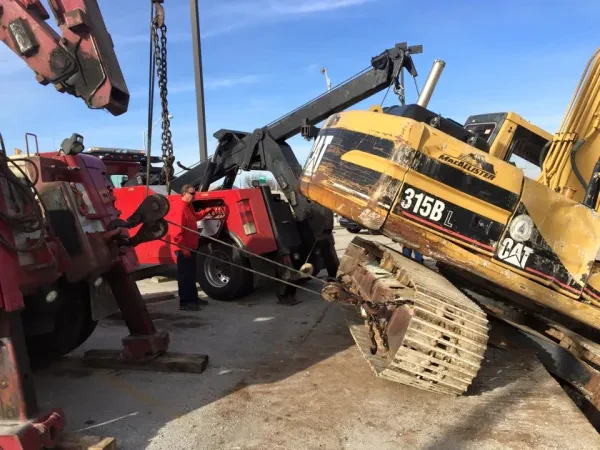 Peffley and Hinshaw Wrecker Service - photo 3
