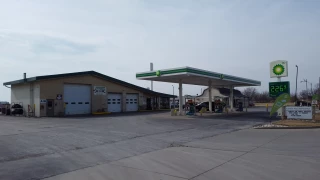 Carlock Auto Servicenter/BP Fuel Station/Convenience Store