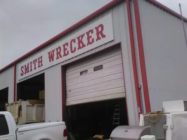 Smith Wrecker Services - photo 4
