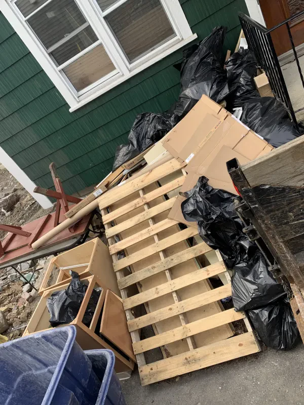 Good Pile Junk Removal - photo 4