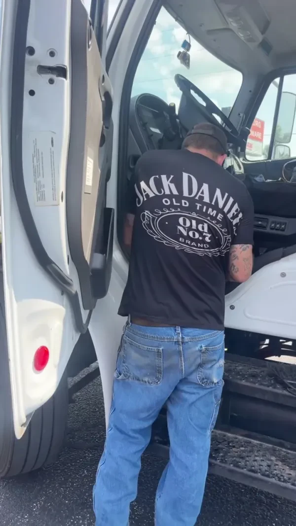 Wades Diesel Service & Junk Removal LLC - photo 4