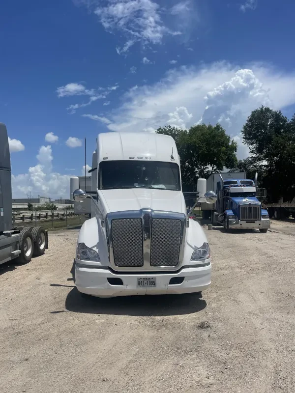 E & J FLEET AND TRUCK SERVICES - photo 2