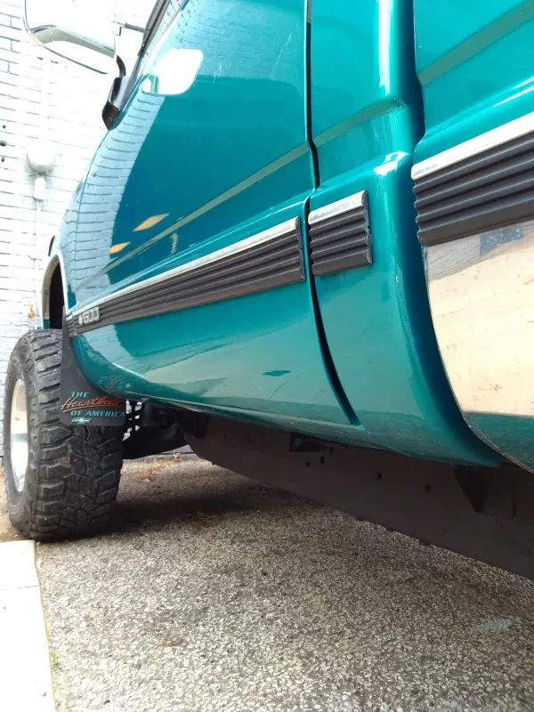 Robin's Body Shop - photo 4