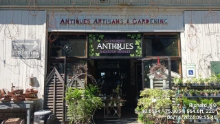 Cricket's Antiques & Garden Market