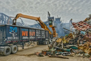 River Metals Recycling JunkYard in Newport (KY) - photo 4
