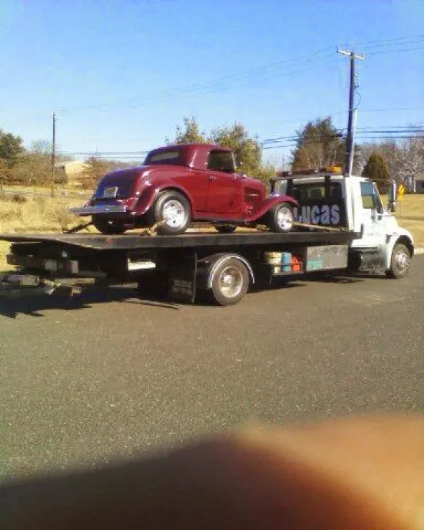 Tom Delucas Towing - photo 4