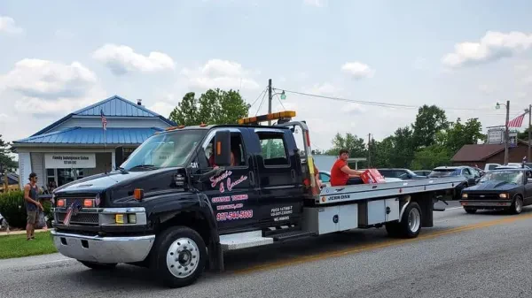 Scott's & Combs Custom Towing - photo 2