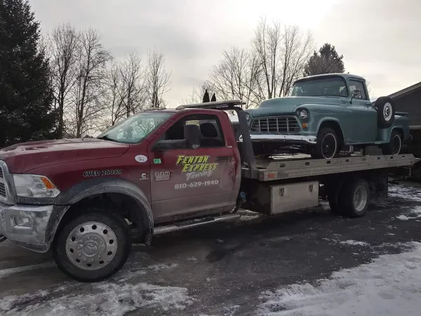 Fenton Express Towing - photo 2