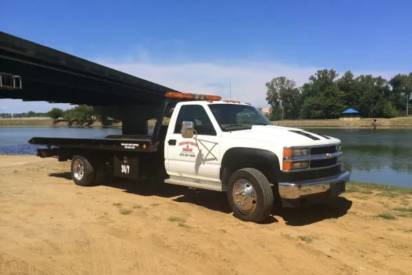 River City Towing & Recovery - photo 2