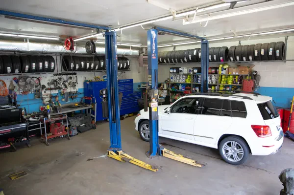 Bristol Auto Center LLC - photo 4