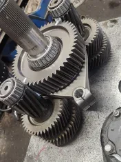 Lauro's Truck Parts & Services