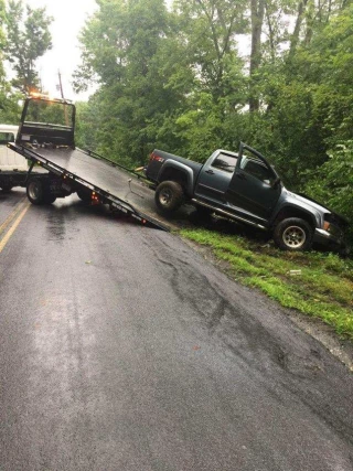Freeman's Towing