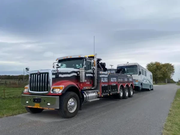 Alma Heavy Duty Truck Towing & Recovery - photo 3