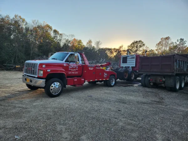 Solo's Towing & Recovery - photo 2