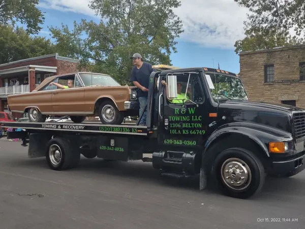 R&W Towing LLC - photo 2