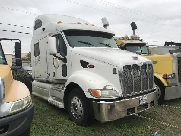 Carcamo Bros & Son Truck Sales & Equipment LLC - Salvage Yard - Semi Tractor Parts - Heavy Duty Parts-Class 8 Parts - - photo 4