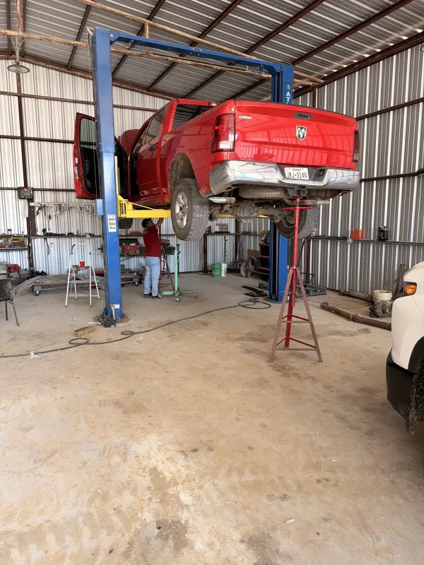 Towing & Roadside Assistance Semis & Cars - photo 3