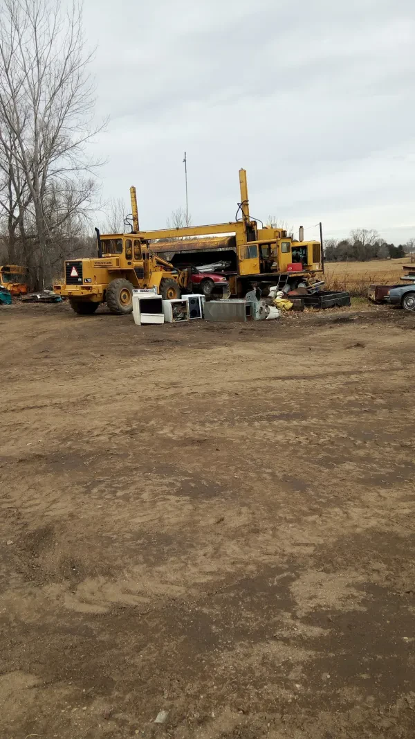Wes's Auto Salvage - photo 4