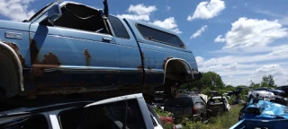 Yaw's Auto Salvage JunkYard in Des Moines (IA) - photo 2