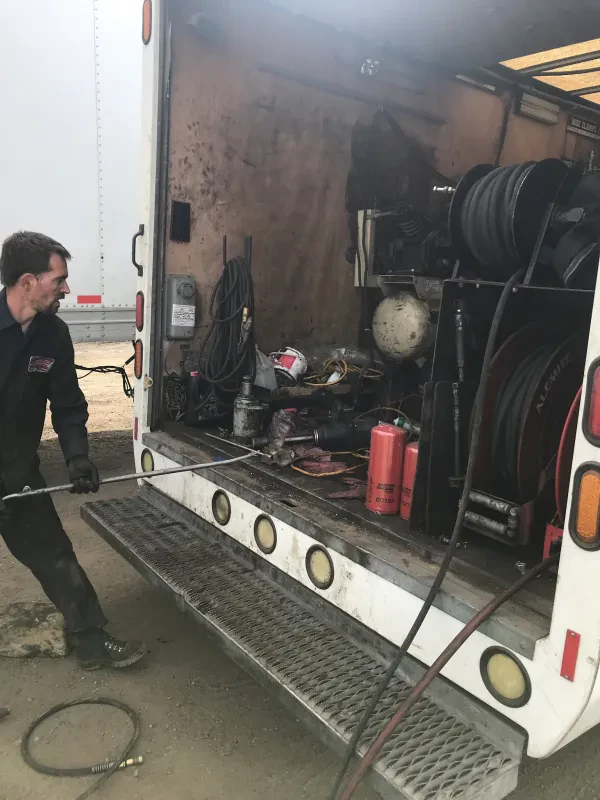 Unlimited Truck & Trailer Services - photo 2