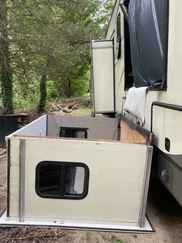 Johnson’s RV service, auto sales LLC - photo 4